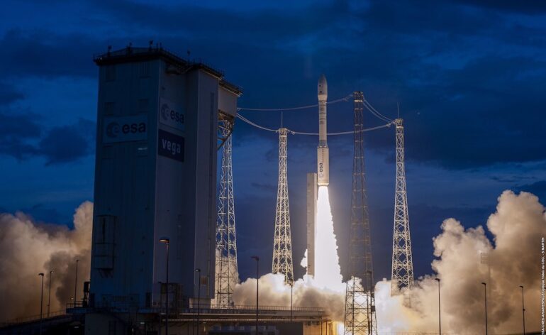 Décollage de Vega pour la mission VV20 © ESA/CNES/Arianespace/S. Martin