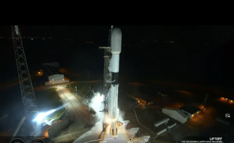 Décollage de Falcon 9 pour la mission Starlink group 4-23 © SpaceX