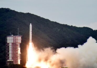 Décollage de la fusée Epsilon-6 au centre spatial d'Uchinoura © AFP, STR, JIJI Press