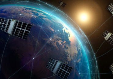 Vue d'artiste de satellites LEMUR en orbite © Spire Global