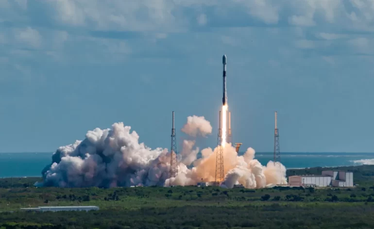 Décollage de Falcon 9 pour la dix-septième mission OneWeb © SpaceX
