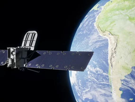 Vue d'artiste, en orbite, du satellite Astranis pour l'Argentine © Astranis