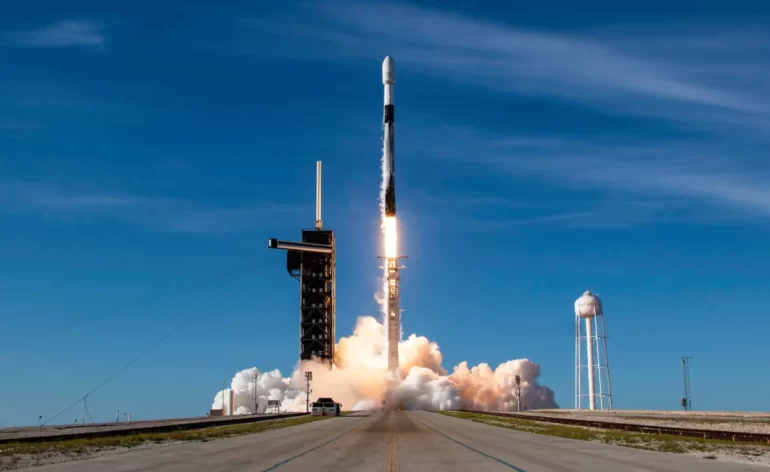 Lancement d'Eutelsat 36D par Falcon 9 © SpaceX