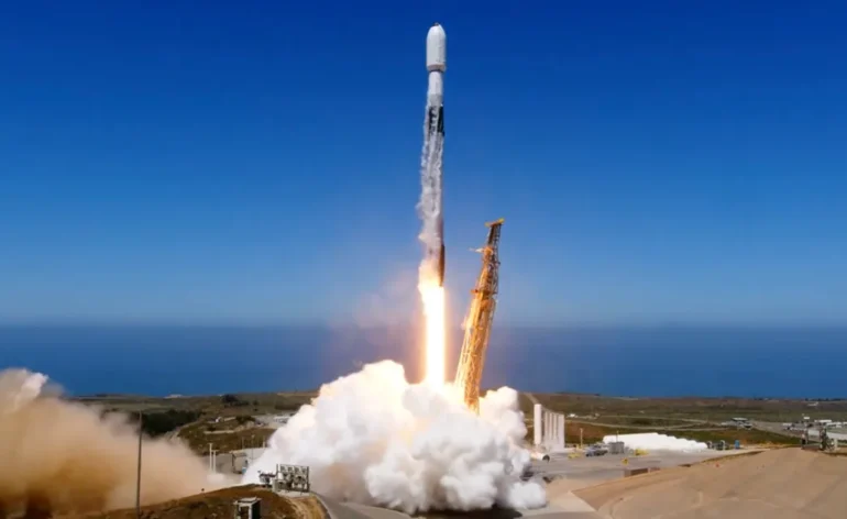 Lancement de la mission Transporter 11 par Falcon 9 © SpaceX