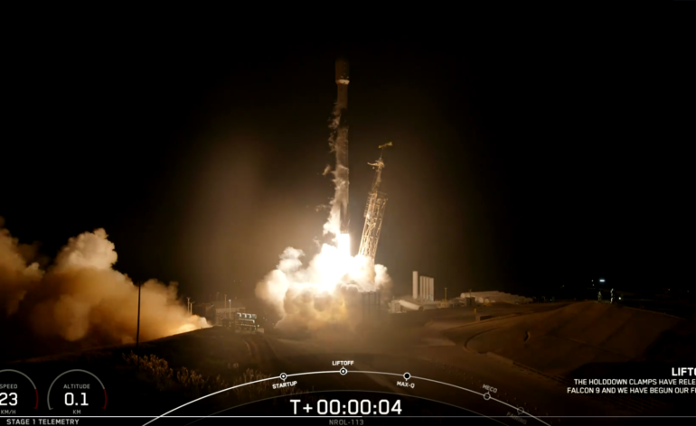 Lancement de la mission NROL-113 par Falcon 9 © SpaceX