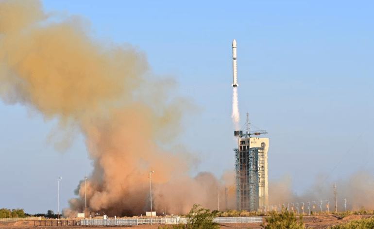 Lancement de SJ 19 par Long March 2D © Xinhua/Wang Jiangbo