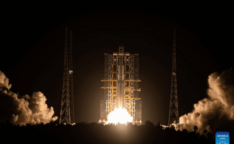 Lancement de ChinaSat 3B par Long March 7A © Du Xinxin/Xinhua