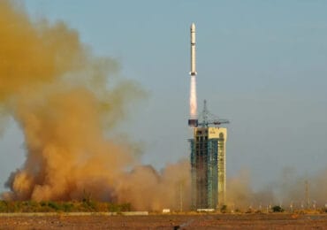 "Décollage d'un fusée longue marche 2D depuis le site de Jiuquan". Credit: CASC