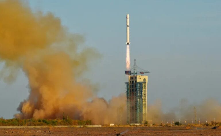 "Décollage d'un fusée longue marche 2D depuis le site de Jiuquan". Credit: CASC