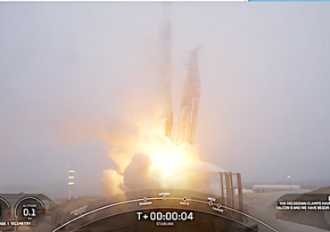 Lancement de Starlink Group 17-1 par Falcon 9 © SpaceX