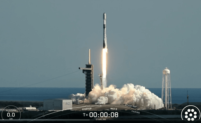 Lancement de Starlink Group 10-32 par Falcon 9 © SpaceX