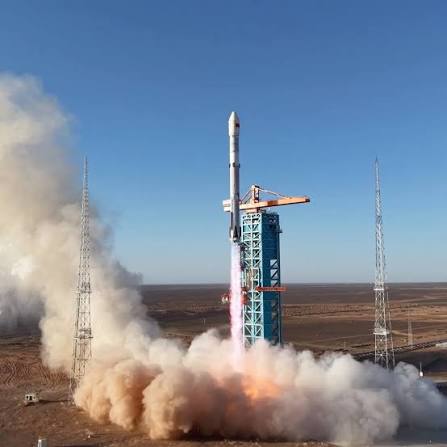 "La fusée réutilisable Zhuque-3 a mis en orbite un satellite pour la mega-constellation Honghu-3 - @Xinhua/Wang Jiangbo"
